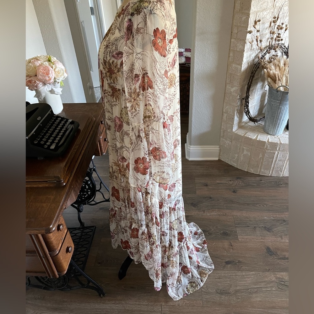 Mossimo Ladies Feminine and flowy dress - Picture 8 of 11